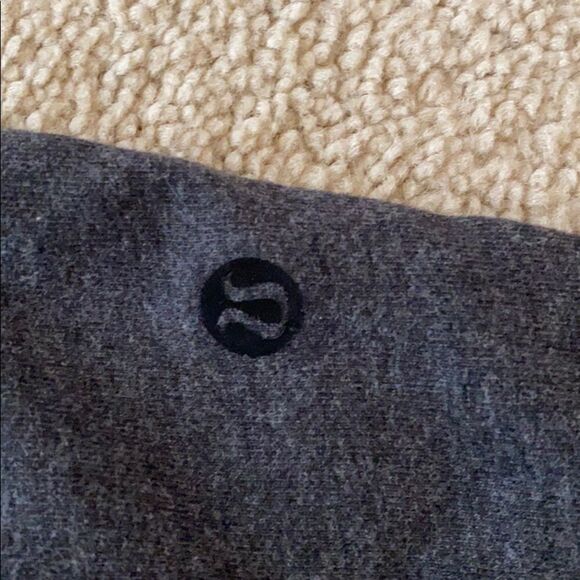 Lululemon grey racer back size 2 - Picture 2 of 4